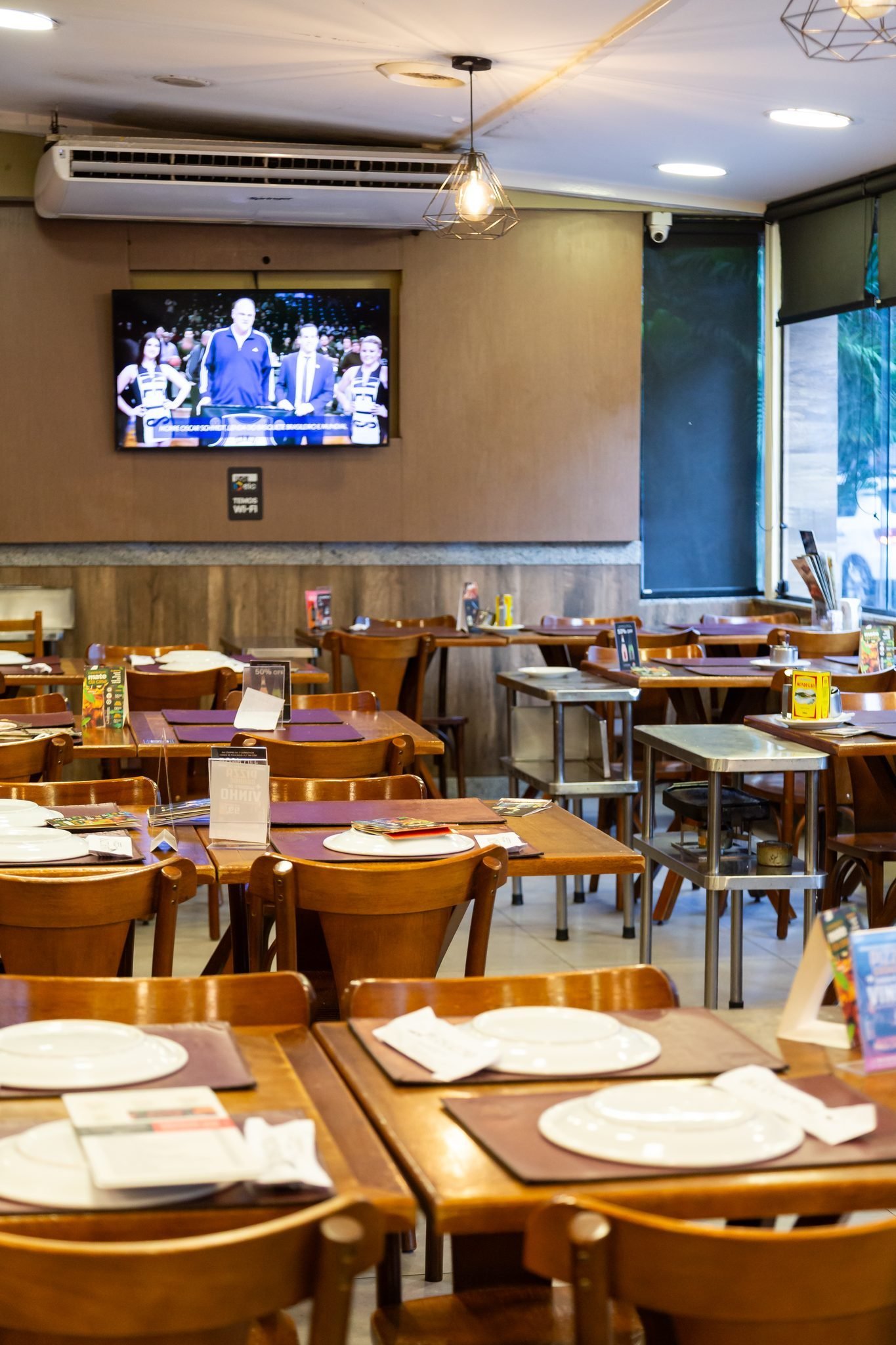 Cliente aproveitando a unidade Grajaú do Planalto do Chopp