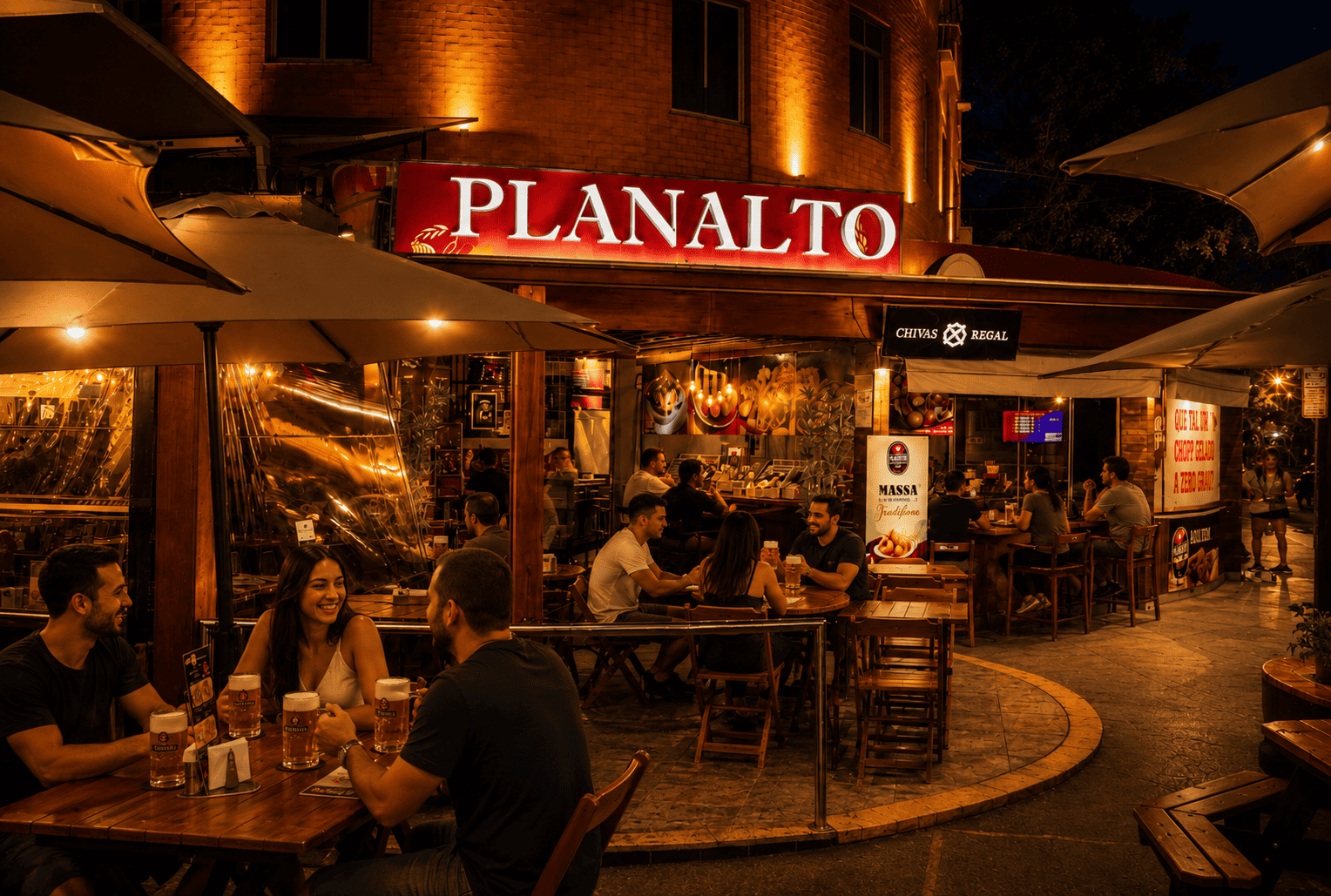 Grupo brindando no ambiente do Planalto do Chopp